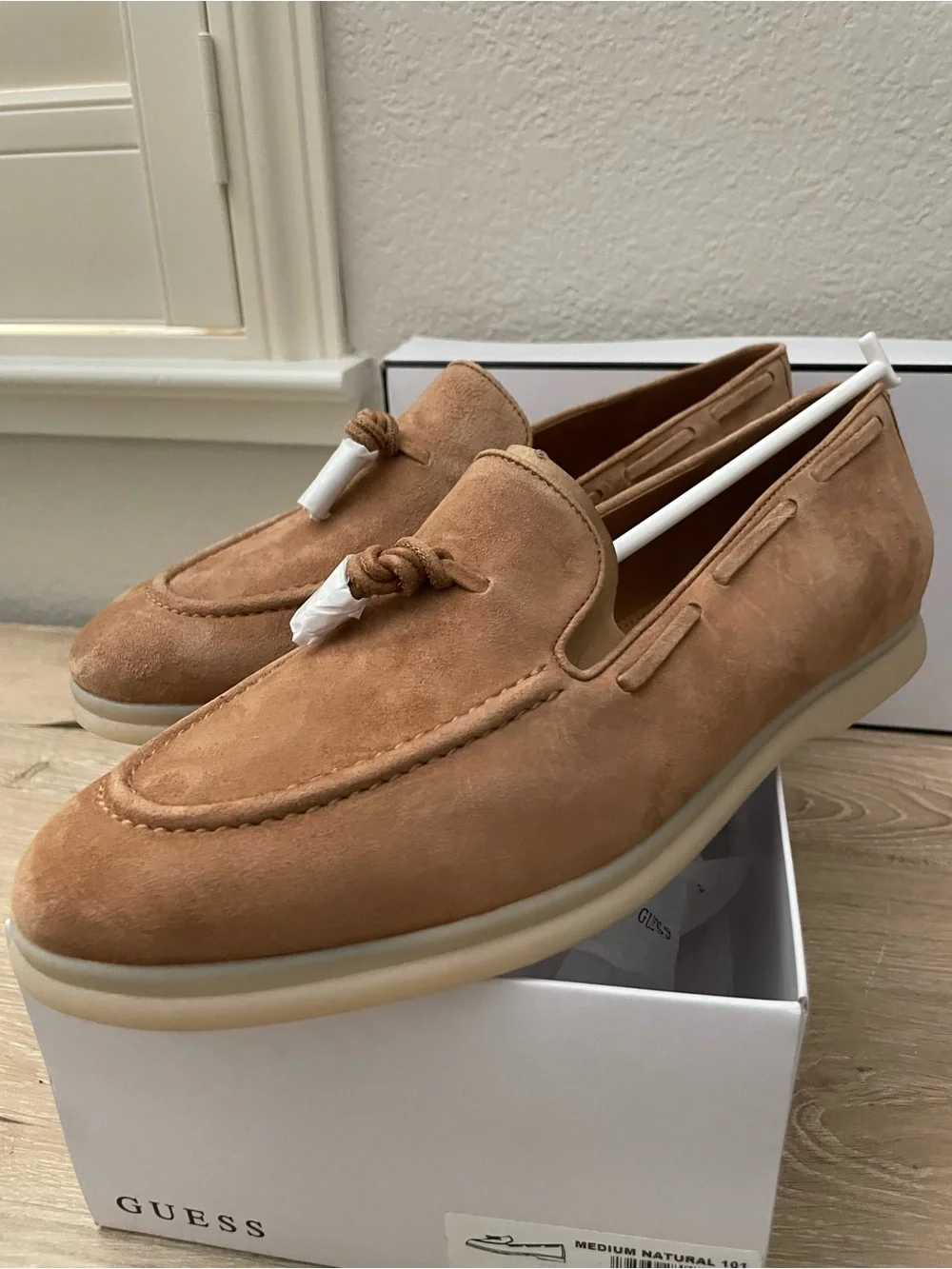 Guess Women’s Aryana Suede Tassel Loafers in Tan NWT size 11